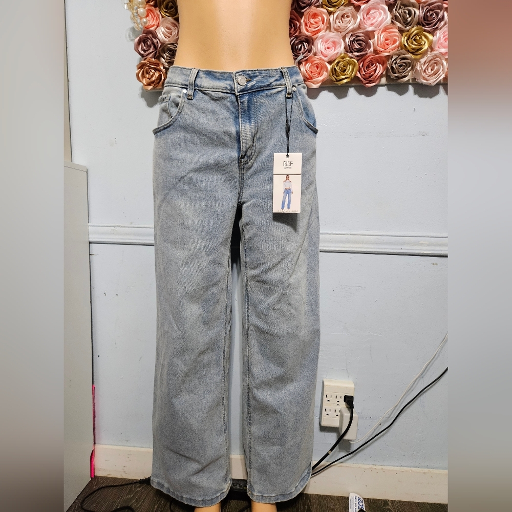 Light Wash Straight Leg Women's Jeans